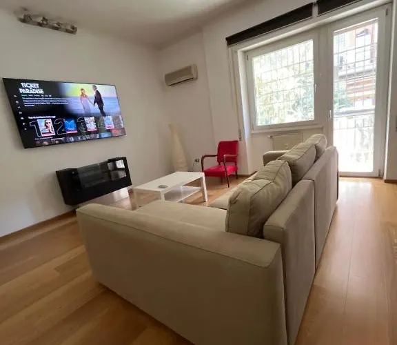 Acquedotti Contemporary Flat * Rome